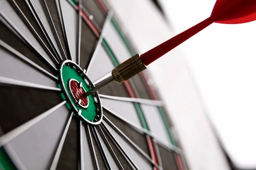 view-dartboard-with-bullseye-arrow-points